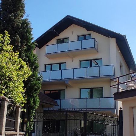 Peaceful Vacation Villa & Garden Сараево Екстериор снимка