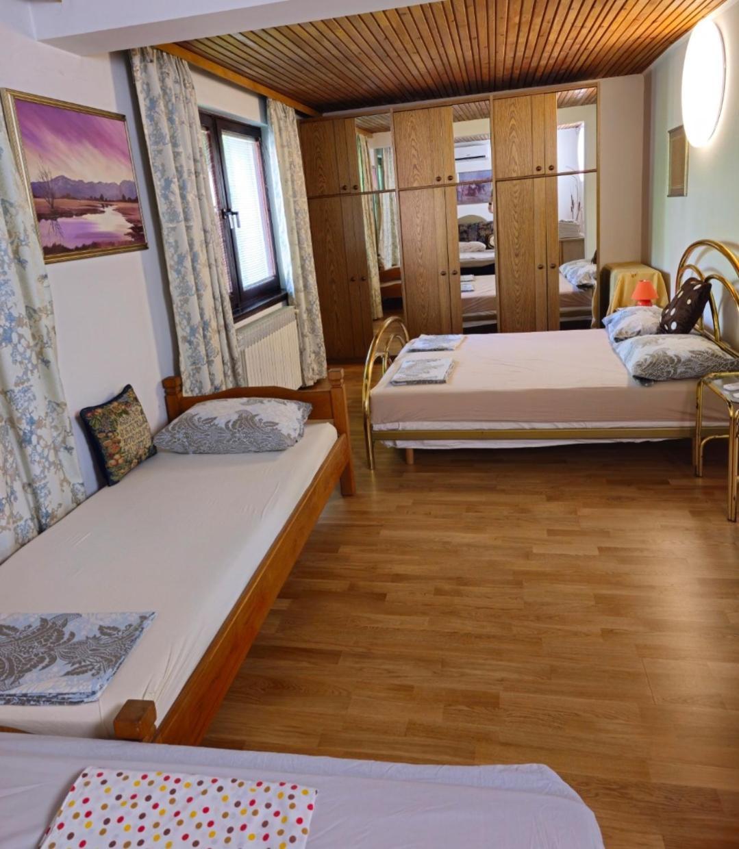 Peaceful Vacation Villa & Garden Сараево Екстериор снимка